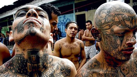Pandillas amenazan a salvadoreños para respetar cuarentena, según medios
