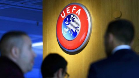 "Prematuro" anular los campeonatos de fútbol, insiste la UEFA