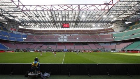 Clubes de Italia acuerdan reducción del salario de un tercio