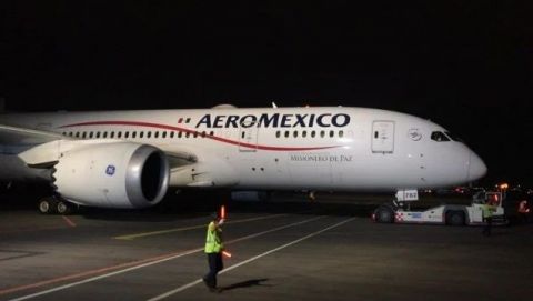 Llegan a México avión con insumos médicos de China