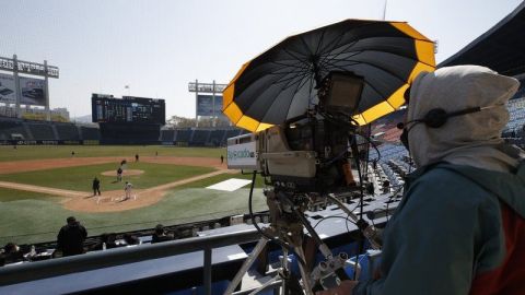 Béisbol surcoreano insiste en iniciar temporada en mayo