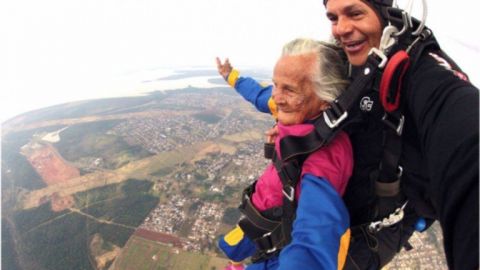 Muere a los 110 años en Brasil la mujer más anciana en saltar en paracaídas
