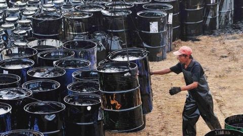 México propone bajar producción en 100.000 barriles para estabilizar precios