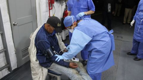 Rescata personal naval a 13 personas en inmediaciones de Islas Coronado