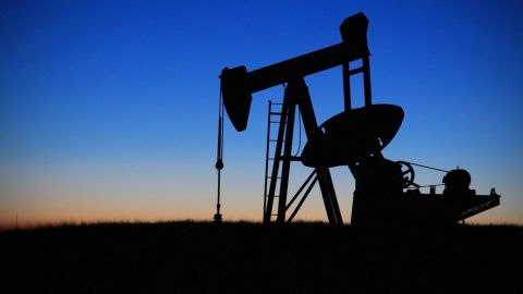 Petróleo mexicano repunta 3.7% tras acuerdo con la OPEP