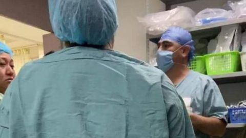 VIDEO: Médicos piden encomendarse a Dios ante compañeros contagiados