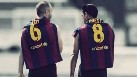 Iniesta cree que el retorno de Xavi al Barça sería una "gran noticia"