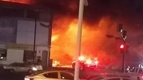 Incendio consume cuatro empresas de productos químicos en Nuevo León