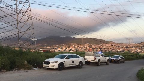 Encuentran a mujer sin vida en un terreno baldío