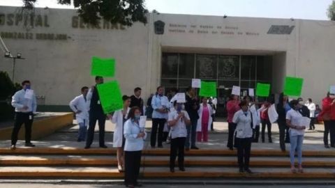 Dan positivo a coronavirus 35 médicos en hospital de Atizapán