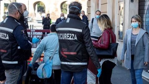 Italia se acerca a 26.000 muertos y sigue reduciendo la cifra de positivos