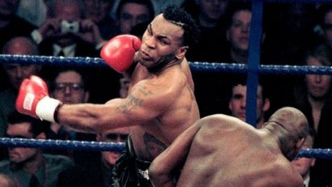Mike Tyson contempla regresar al ring para exhibiciones