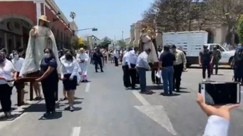 Pese a contingencia, alcalde en Jalisco participa en procesión