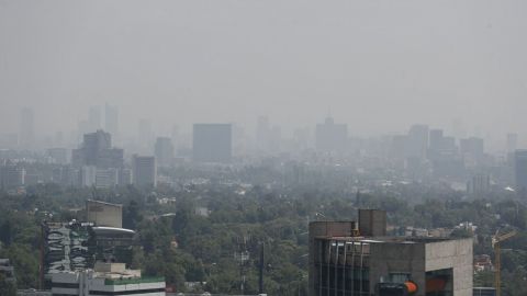 Mueren 25 mil personas al año por contaminación en México, afirman