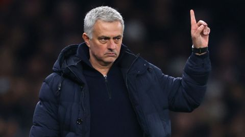 Reanudar el futbol sería bueno para todos, según Mourinho