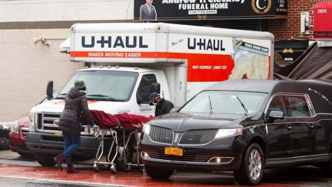 ''Abominable'', dice alcalde de Nueva York de cadáveres hallados en camiones
