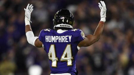 Ravens ejercen opción de quinto año con Humphrey