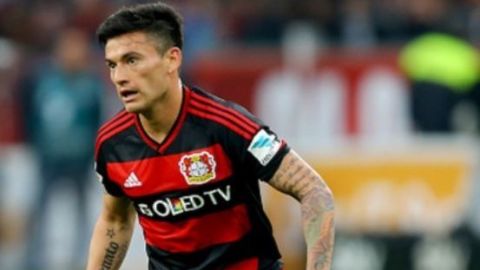 Chileno Aránguiz firma extensión de 3 años con Leverkusen
