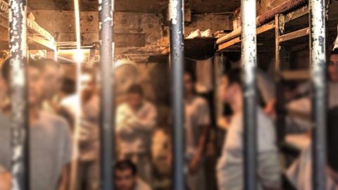 Un preso y dos custodios muertos por COVID-19