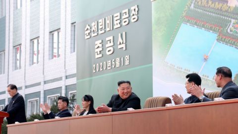 No estaba muerto andaba de parranda | Kim Jong-un reaparece en público