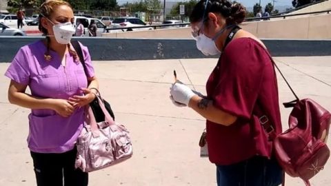 "Lady Cartas" envía esperanza a pacientes con Covid-19