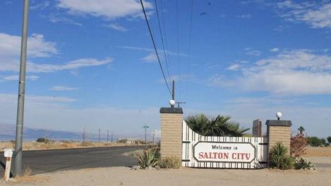 CBP descubrió 21 migrantes escondidos en un tráiler al calor de Salton Ca.