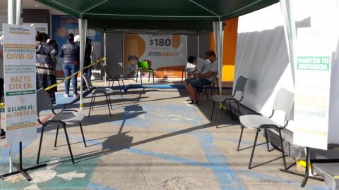 Ciudadanos tienen que esperar horas para ser atendidos en Laboratorio de Tijuana