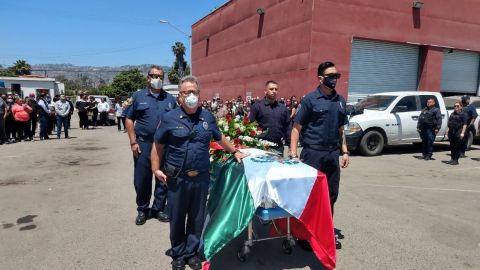 Despiden con honores al policía tercero Víctor Manuel Ruiz Ponce