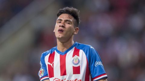 Antuna admite que la playera de Chivas pesa