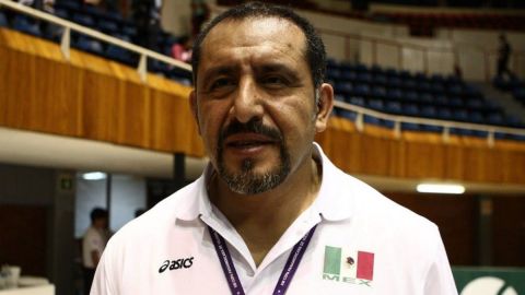 Coach de la selección mexicana de vóleibol supera el Covid-19
