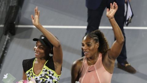 Serena y Venus Williams ofrecen clase de yoga por Instagram