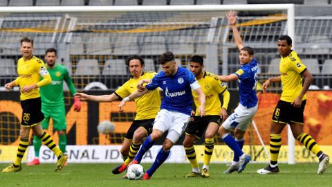 El Dortmund vuelve con goleada ante el Schalke (4-0) en el derbi del Ruhr
