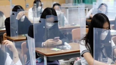 Comienza la reapertura gradual de los colegios en Corea del Sur