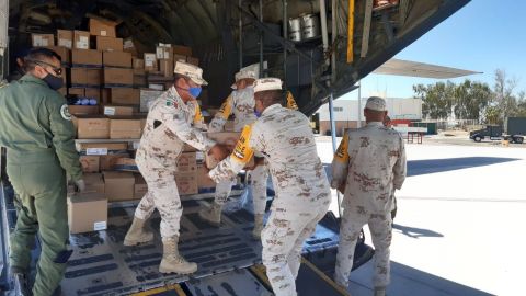 Fuerza Aérea distribuye equipo médico en Baja California