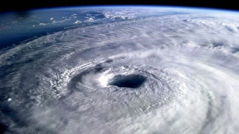 EEUU teme una temporada de huracanes "extremadamente activa" en el Atlántico