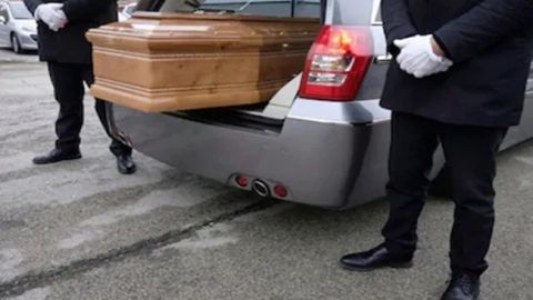 Gastos funerarios son deducibles, aunque se paguen en efectivo