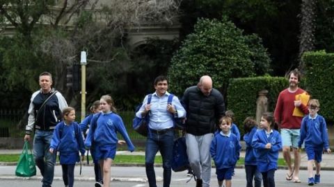 En Australia, miles de estudiantes regresan a las aulas luego de la cuarentena