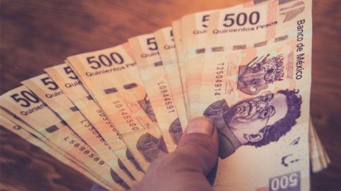 Mexicanos retiran 5 mil mdd del país