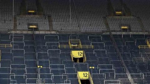 Lanzar cánticos o risas en el estadio a través de una App