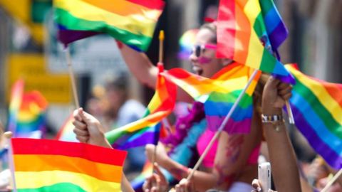 Celebrarán  el mes del orgullo LGBT por internet y desde balcones