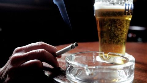 Morena propone subirle el precio a los refrescos, cigarros y cerveza