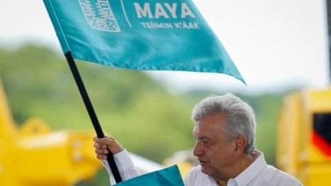 AMLO pide a opositores a Tren Maya respetar decisión del pueblo
