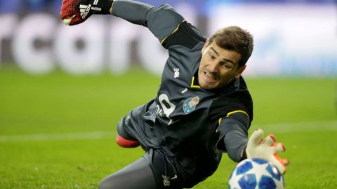 Casillas ve el futbol sin estadios llenos hasta 2021