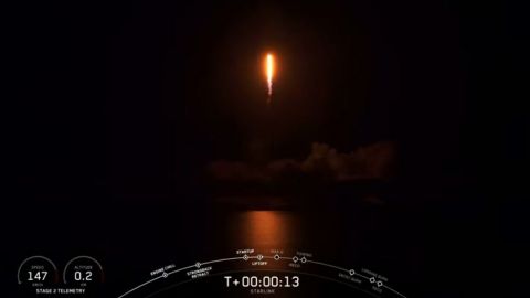 SpaceX envía otra tanda de satélites al espacio tras su histórico lanzamiento