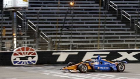 Dixon vuelve a ganar en Texas en la apertura del IndyCar