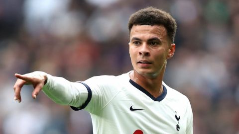 Castigan a Dele Alli por burlarse del coronavirus