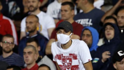 Vuelven aficionados, para partidos cruciales en Serbia