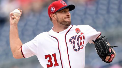 Max Scherzer continúa "destrozando" a los dueños de equipos de MLB