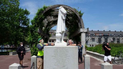 La estatua de Colón es vandalizada y decapitada en varias ciudades de EE.UU.
