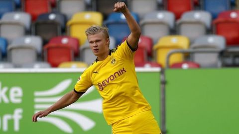 Dortmund sigue en la lucha con gol agónico